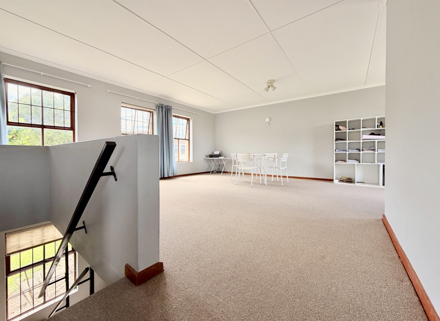 3 Bedroom Property for Sale in Sandbaai Western Cape